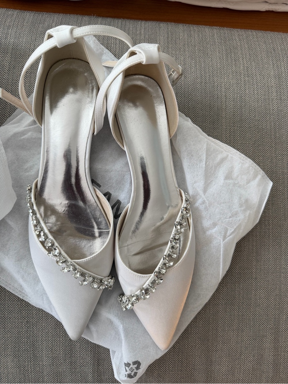 Elegant Women's White Pointed Toe Satin Heels with Crystal Trim